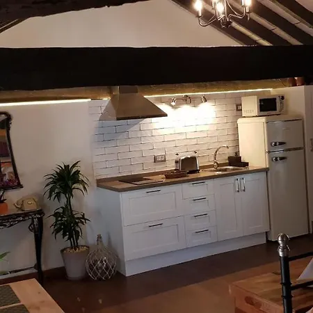 Gerendaház Elescondite *