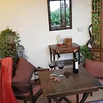 Elescondite Lodge